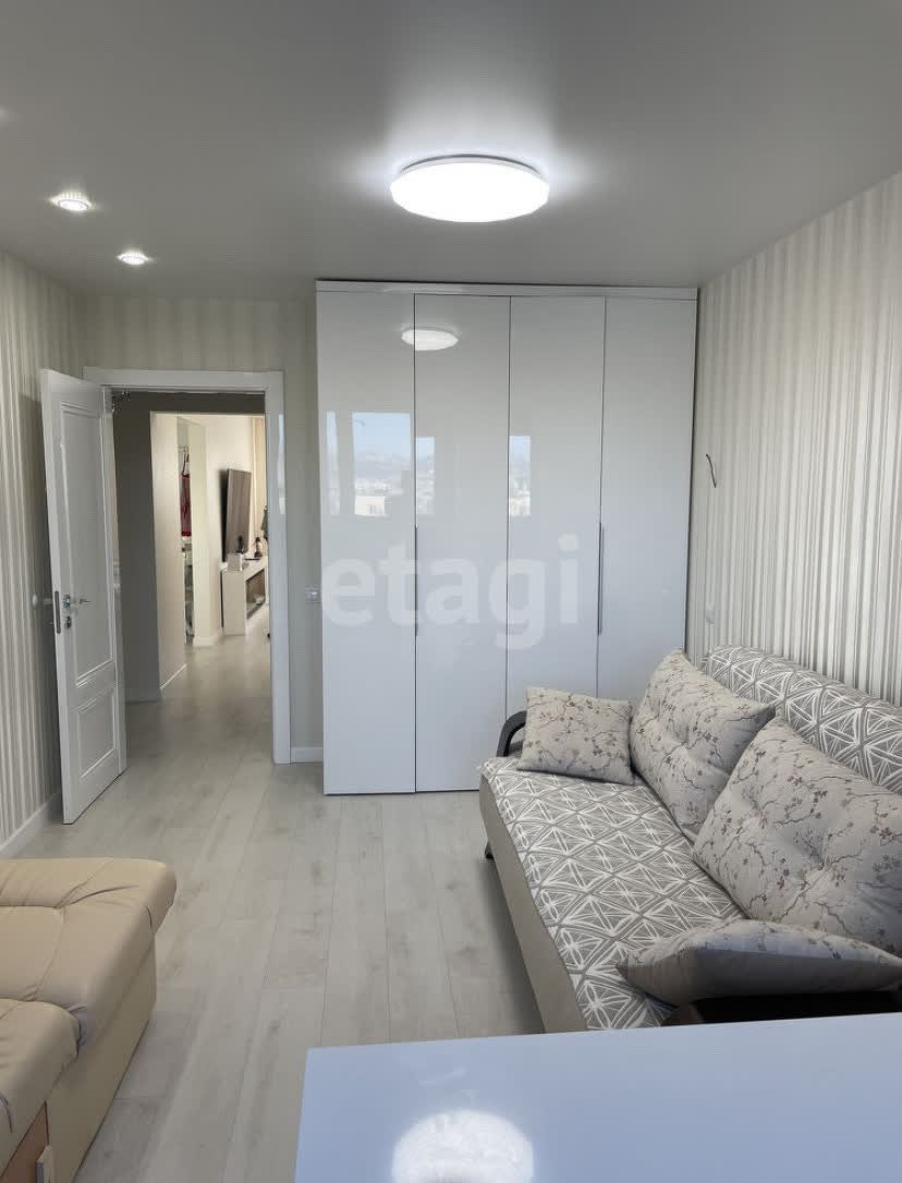 Продажа 4-комнатной квартиры, Южно-Сахалинск, Сахалинская область,  Южно-Сахалинск