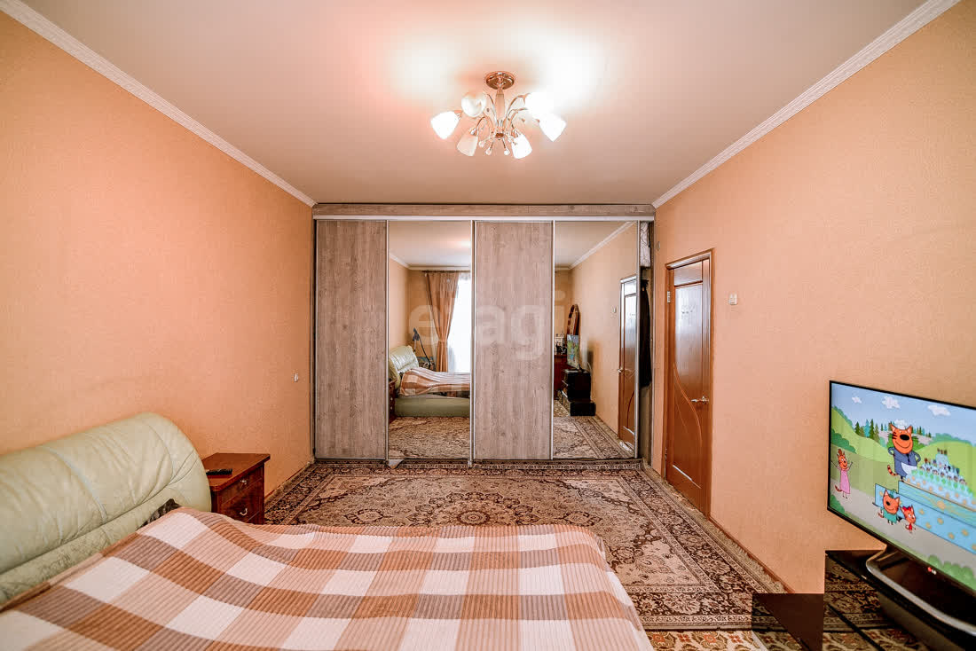 Продажа 4-комнатной квартиры, Южно-Сахалинск, Сахалинская область,  Южно-Сахалинск