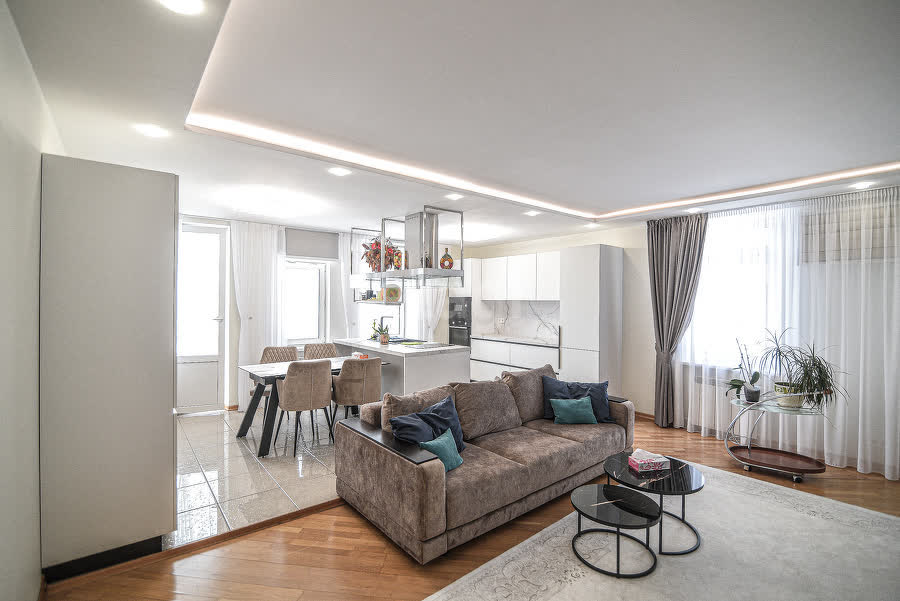 Продажа 4-комнатной квартиры, Южно-Сахалинск, Сахалинская область,  Южно-Сахалинск