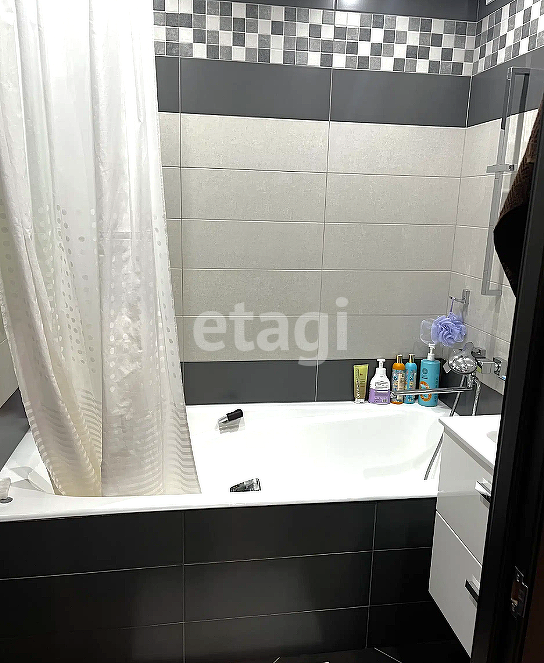 Продажа 3-комнатной квартиры, Южно-Сахалинск, Сахалинская область,  Южно-Сахалинск