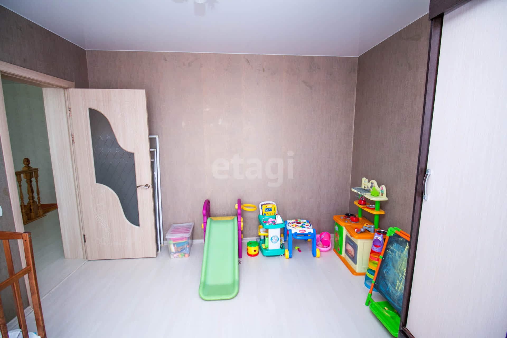 Продажа дома, 200м <sup>2</sup>, 8 сот., Южно-Сахалинск, Сахалинская область,  Южно-Сахалинск