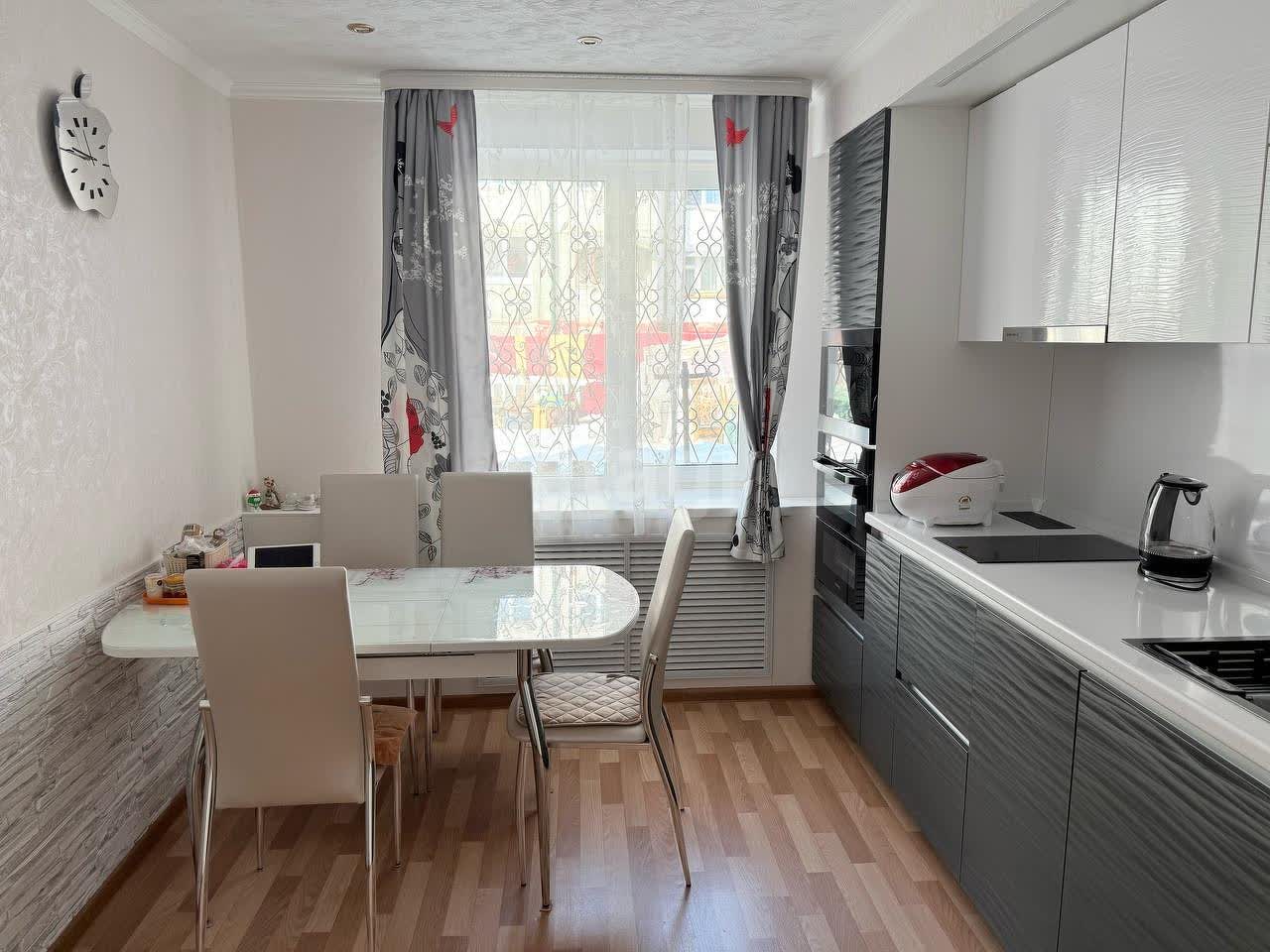 Продажа 2-комнатной квартиры, Южно-Сахалинск, Сахалинская область,  Южно-Сахалинск