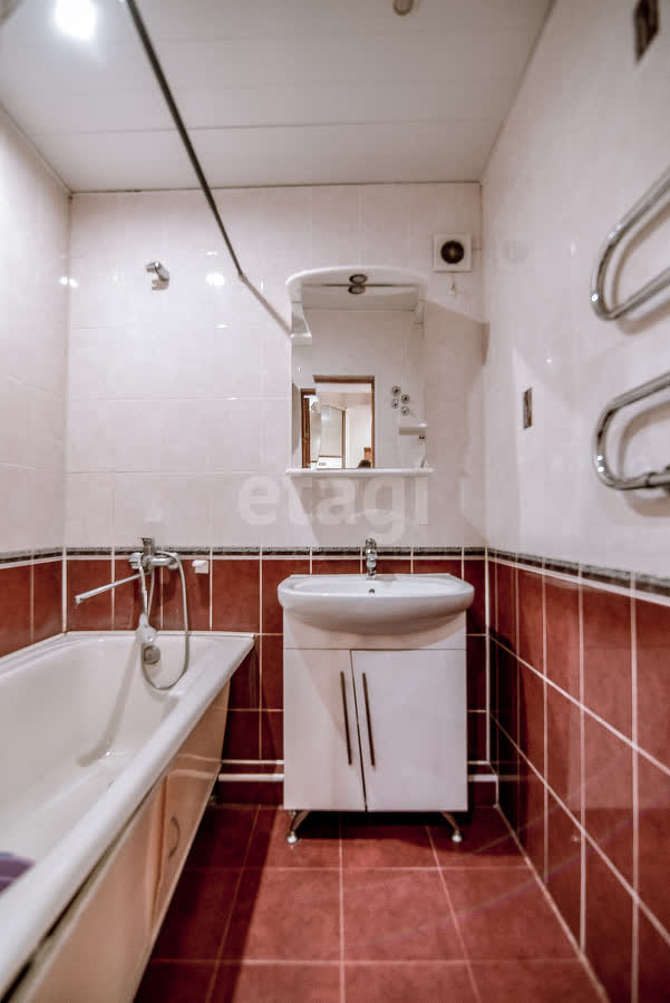 Продажа 2-комнатной квартиры, Южно-Сахалинск, Сахалинская область,  Южно-Сахалинск