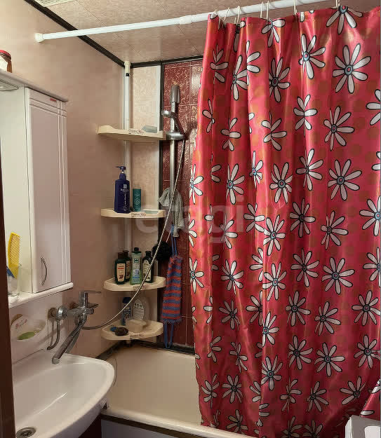 Продажа 4-комнатной квартиры, Южно-Сахалинск, Сахалинская область,  Южно-Сахалинск