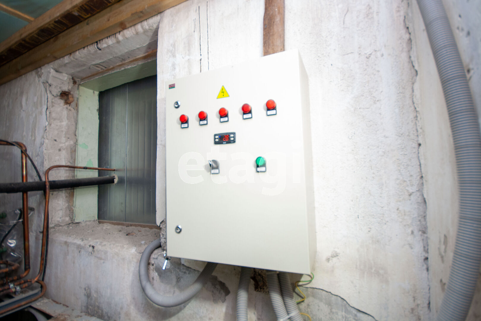 Продажа коммерческой недвижимости, 142м <sup>2</sup>, Новый Уренгой, Ямало-Ненецкий АО,  Новый Уренгой