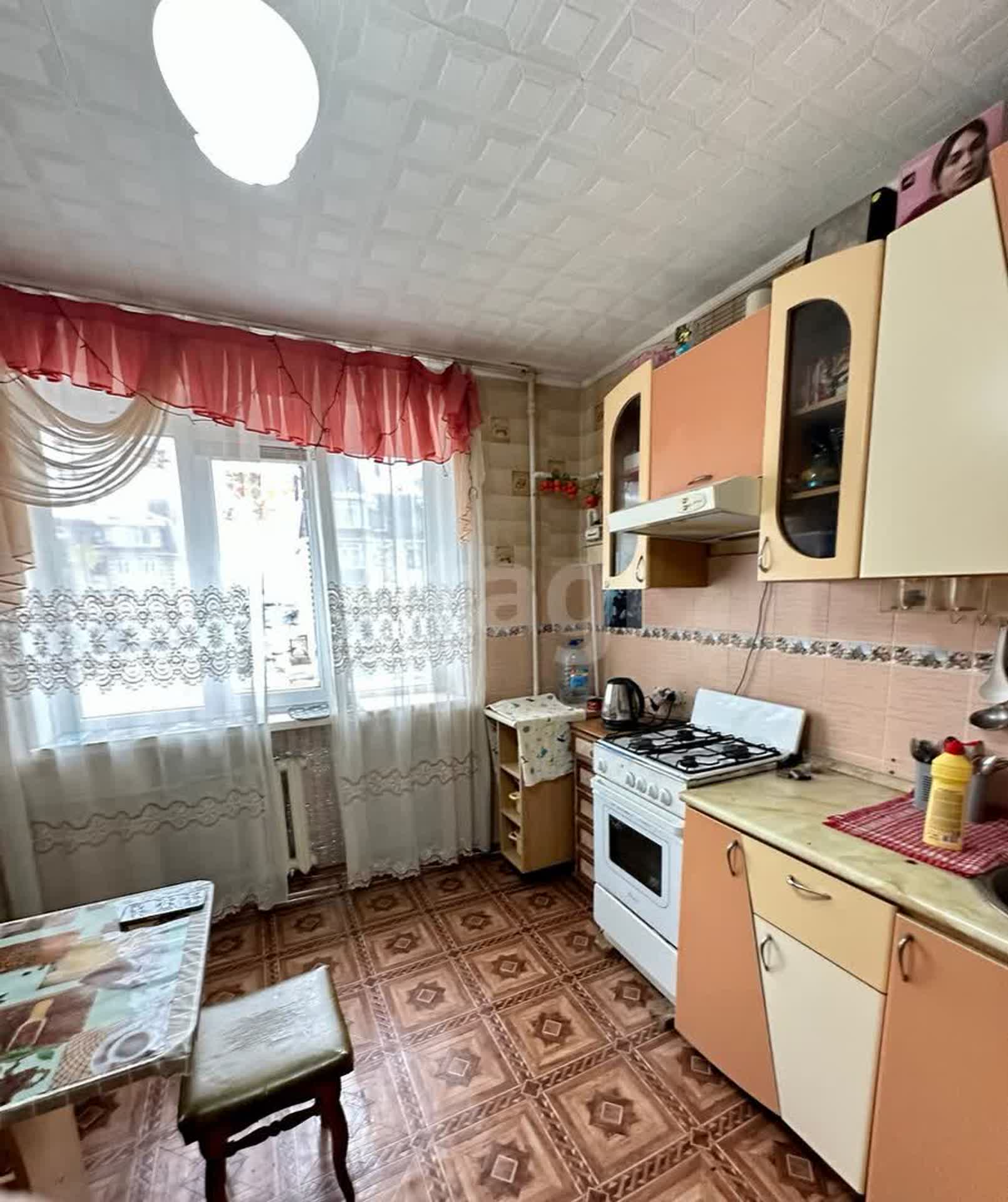 Продажа 2-комнатной квартиры, Горячий Ключ, Заводская,  43А