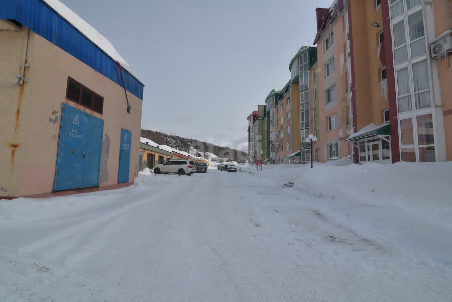 Продажа 4-комнатной квартиры, Южно-Сахалинск, Сахалинская область,  Южно-Сахалинск