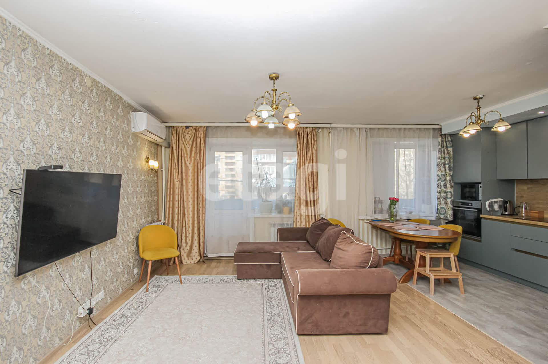 Продажа 4-комнатной квартиры, Улан-Удэ, Республика Бурятия,  Улан-Удэ