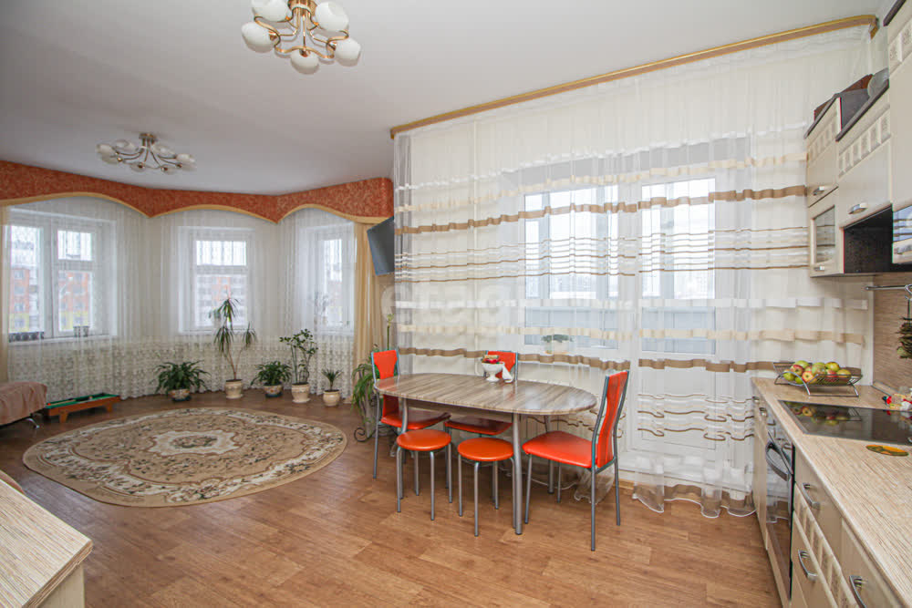 Продажа 2-комнатной квартиры, Нижневартовск, Ханты-Мансийский автономный округ,  Нижневартовск