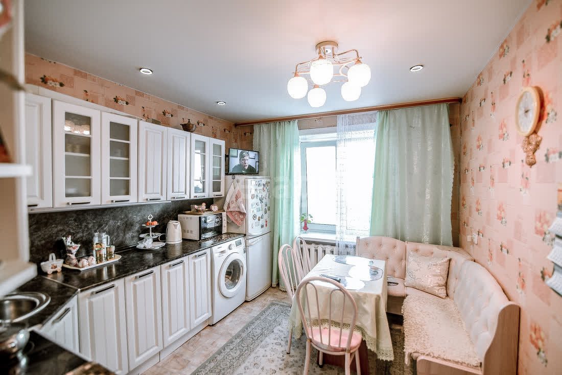 Продажа 2-комнатной квартиры, Южно-Сахалинск, Сахалинская область,  Южно-Сахалинск