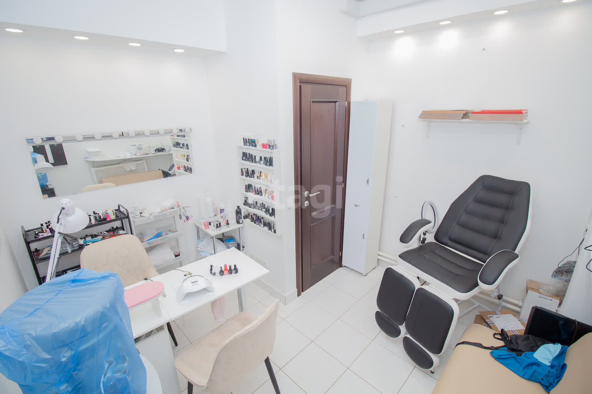 Продажа коммерческой недвижимости, 10м <sup>2</sup>, Новый Уренгой, Ямало-Ненецкий АО,  Новый Уренгой