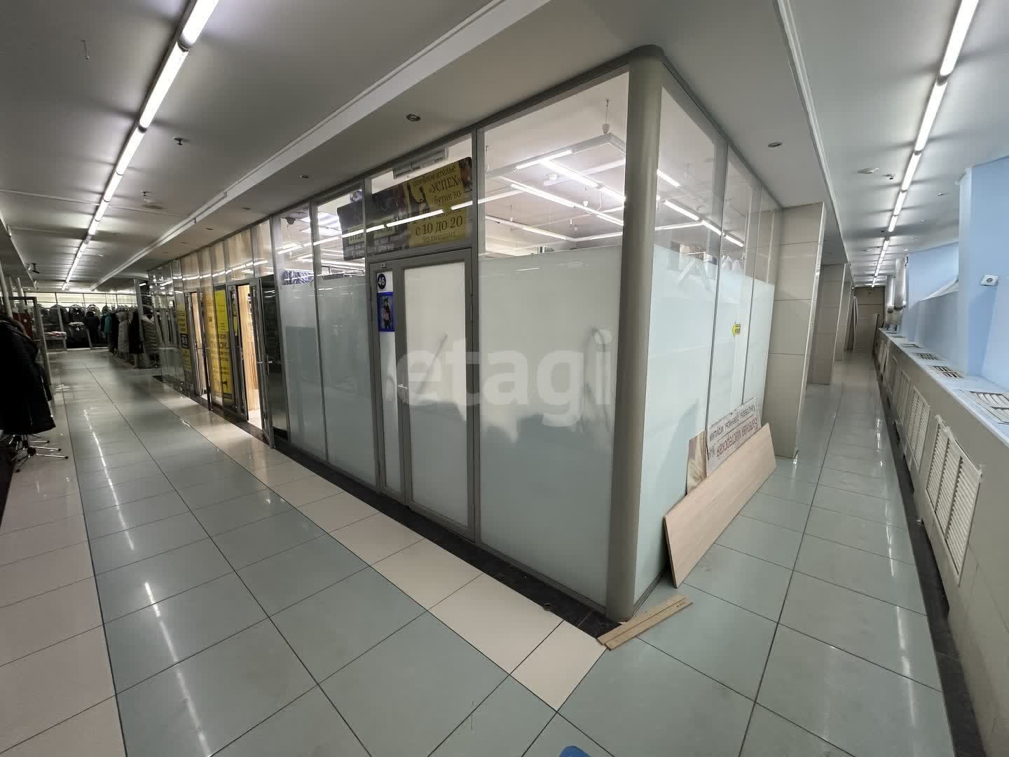 Продажа коммерческой недвижимости, 15м <sup>2</sup>, Новый Уренгой, Ямало-Ненецкий АО,  Новый Уренгой