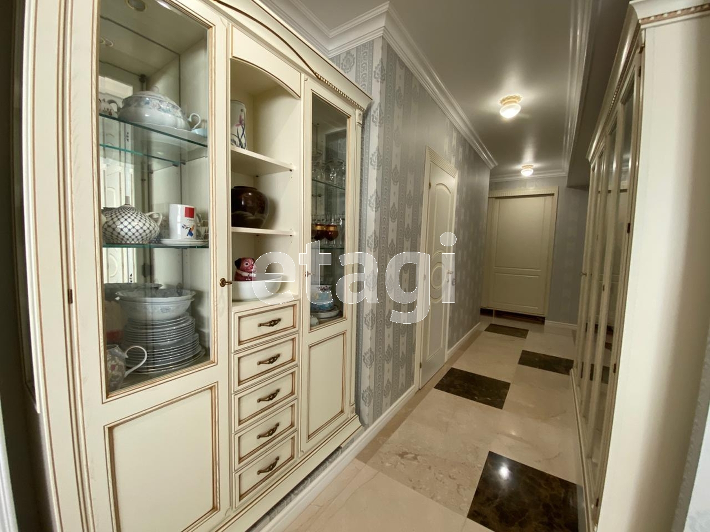 Продажа 4-комнатной квартиры, Южно-Сахалинск, Сахалинская область,  Южно-Сахалинск