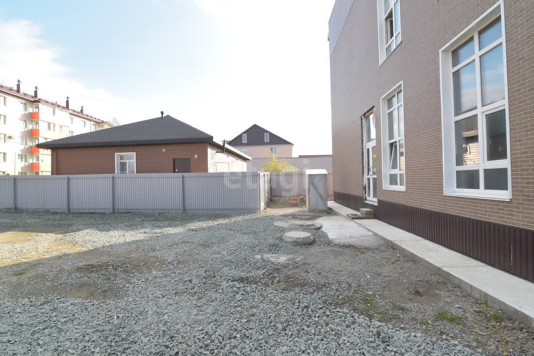 Продажа коммерческой недвижимости, 425м <sup>2</sup>, Южно-Сахалинск, Сахалинская область,  Южно-Сахалинск