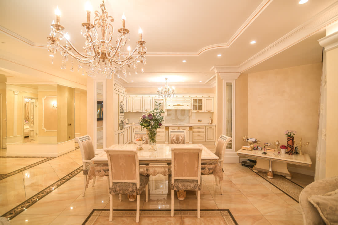 Продажа 4-комнатной квартиры, Южно-Сахалинск, Сахалинская область,  Южно-Сахалинск