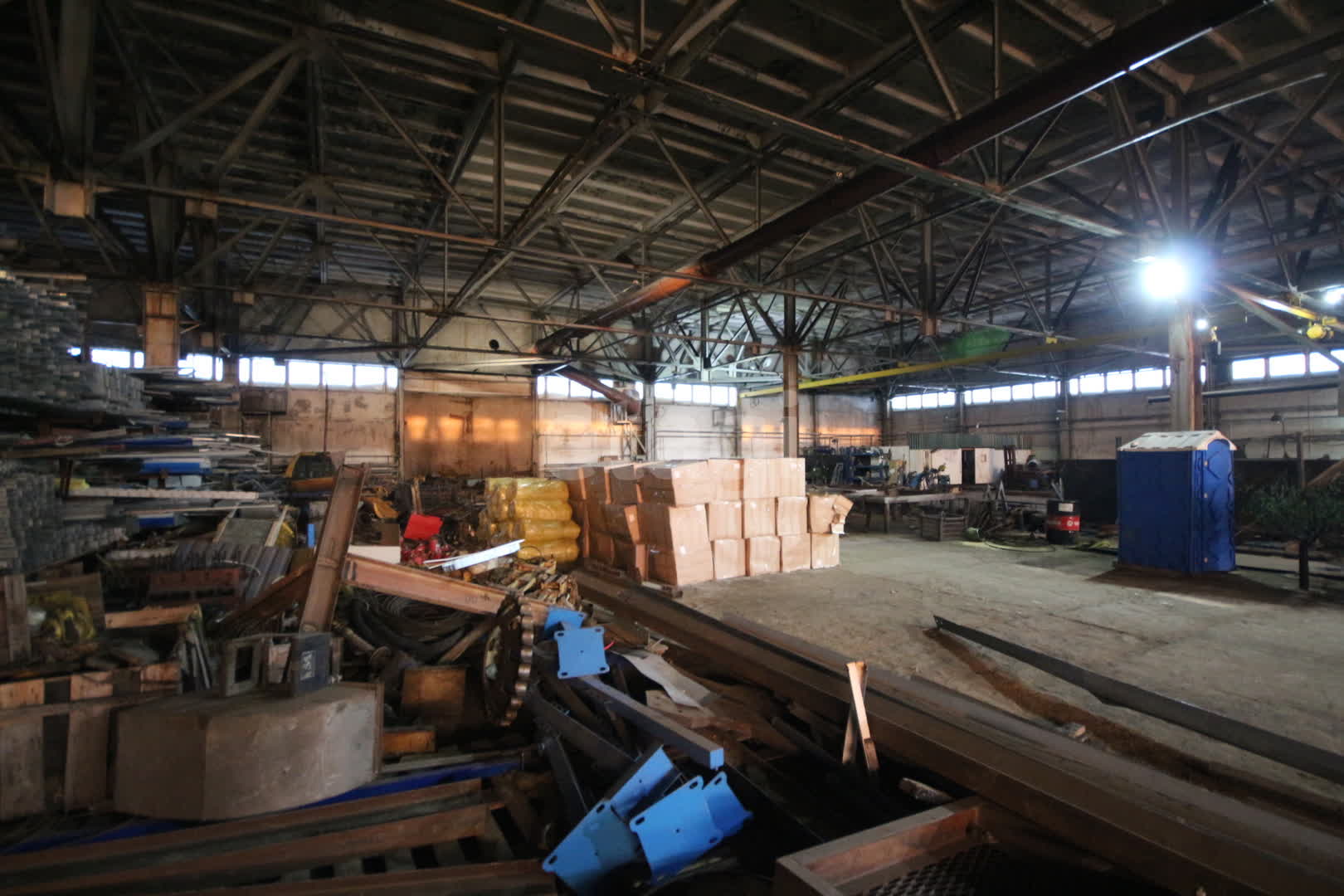 Аренда коммерческой недвижимости, 1000м <sup>2</sup>, Новый Уренгой, Ямало-Ненецкий АО,  Новый Уренгой