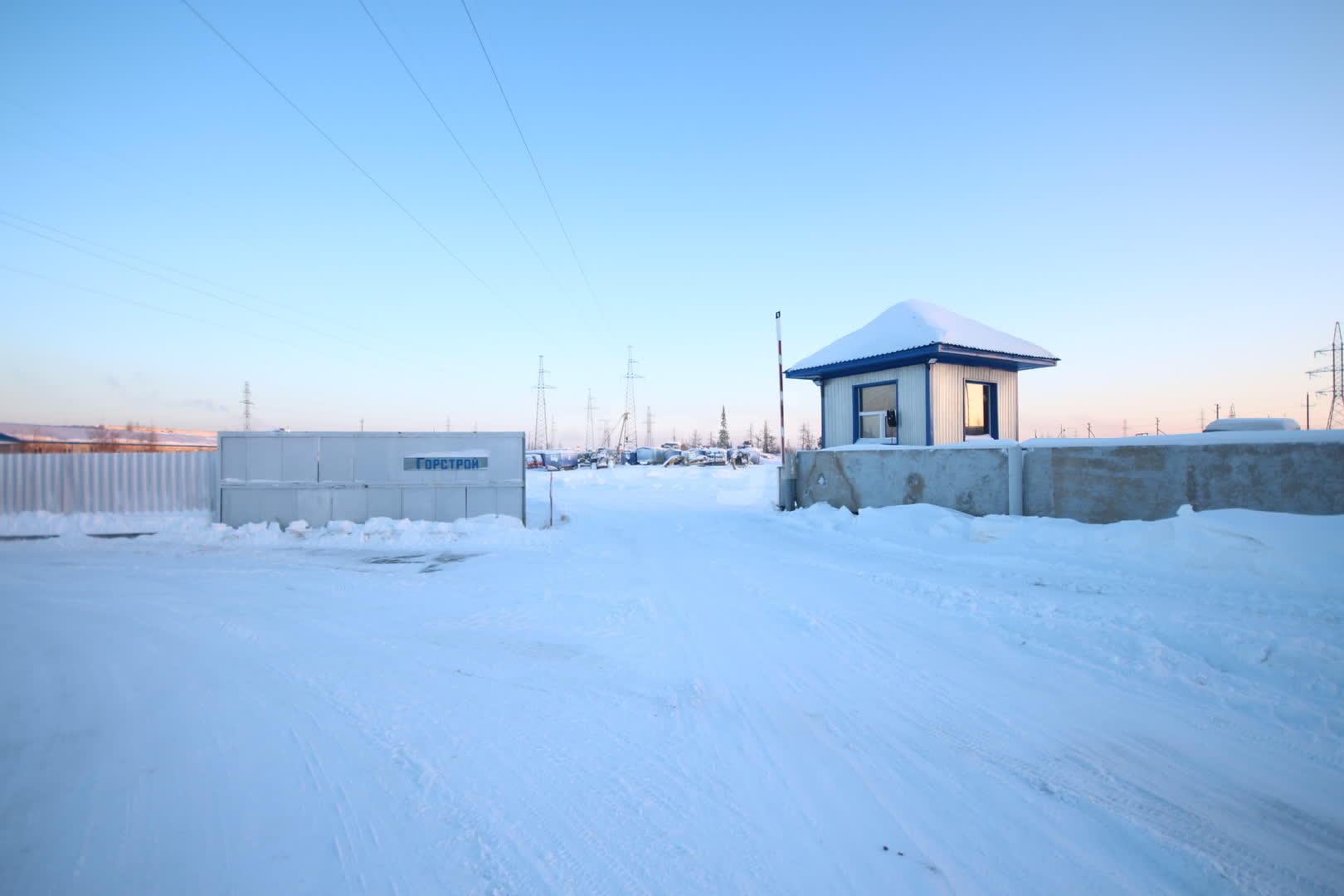 Аренда коммерческой недвижимости, 1000м <sup>2</sup>, Новый Уренгой, Ямало-Ненецкий АО,  Новый Уренгой