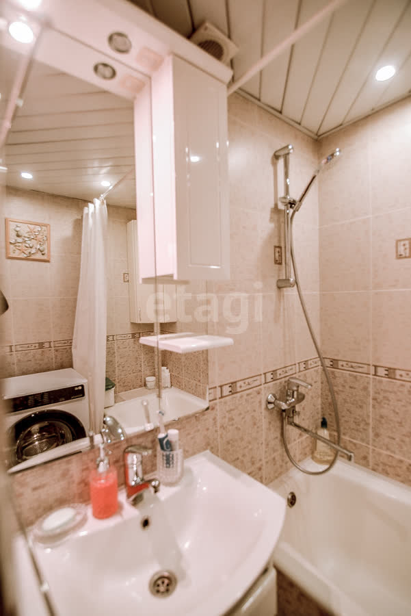 Продажа 2-комнатной квартиры, Южно-Сахалинск, Сахалинская область,  Южно-Сахалинск