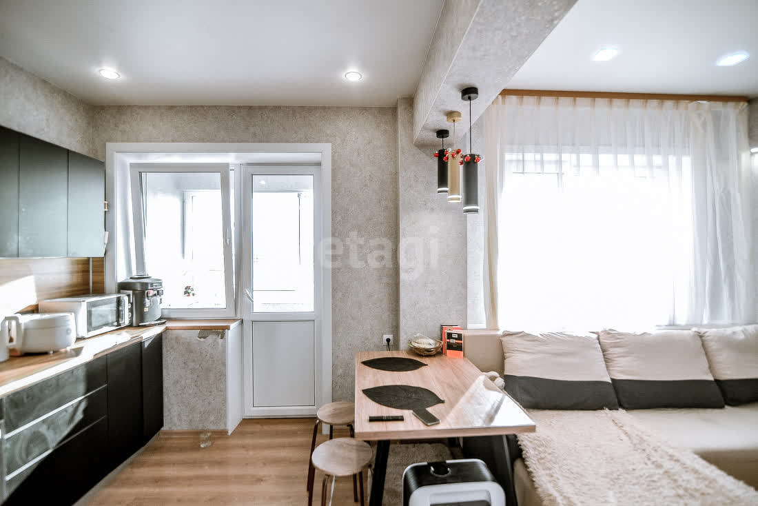 Продажа 2-комнатной квартиры, Южно-Сахалинск, Сахалинская область,  Южно-Сахалинск