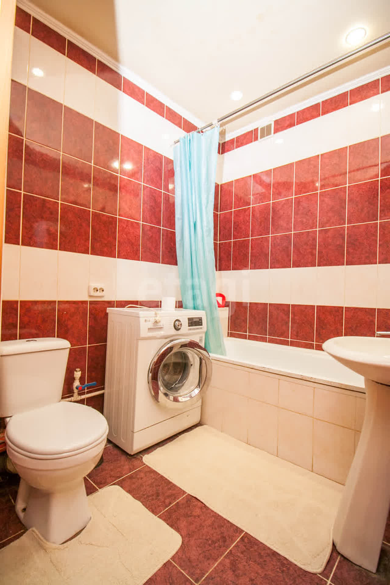 Продажа 2-комнатной квартиры, Южно-Сахалинск, Сахалинская область,  Южно-Сахалинск