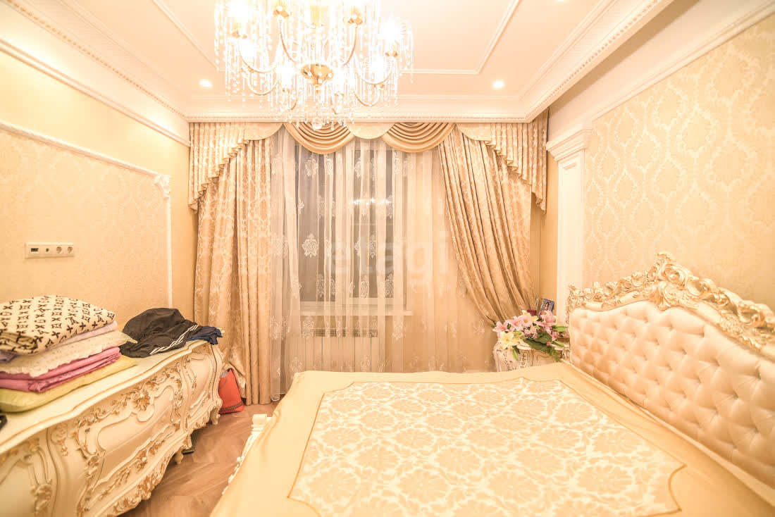 Продажа 4-комнатной квартиры, Южно-Сахалинск, Сахалинская область,  Южно-Сахалинск