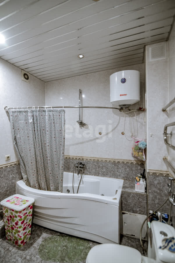 Продажа 4-комнатной квартиры, Южно-Сахалинск, Сахалинская область,  Южно-Сахалинск