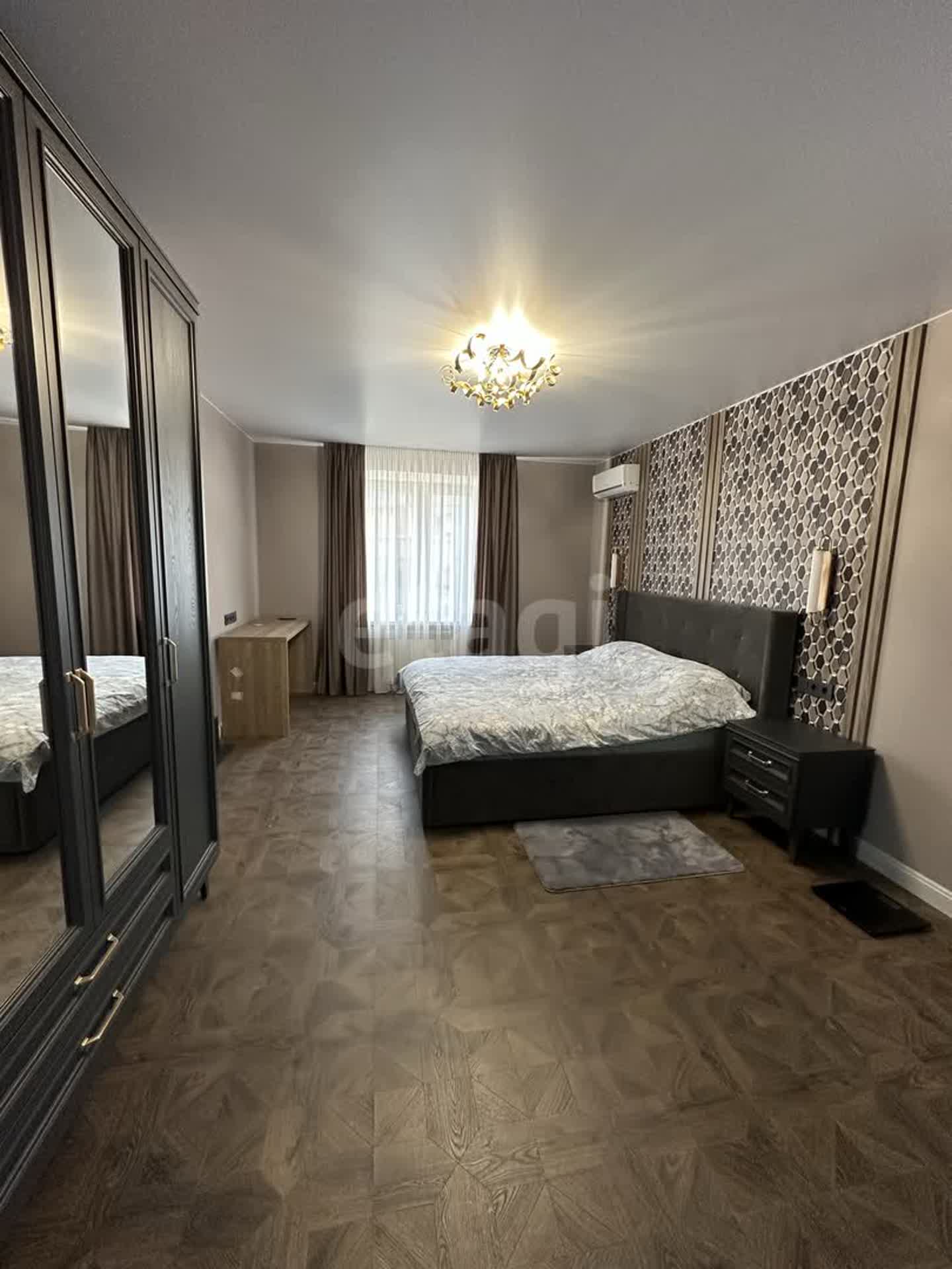 Продажа 4-комнатной квартиры, Калуга, Суворова,  38