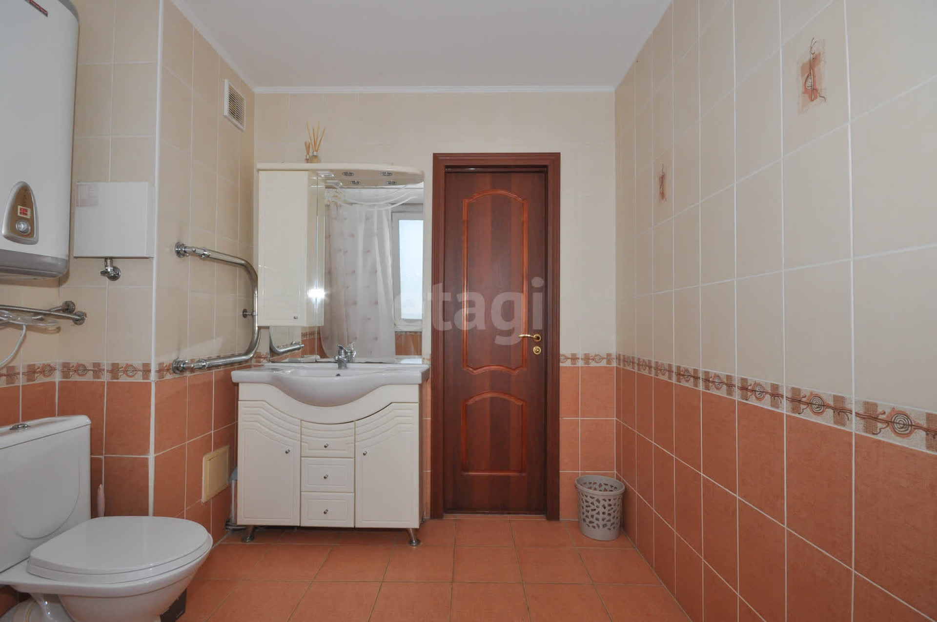 Продажа 3-комнатной квартиры, Южно-Сахалинск, Сахалинская область,  Южно-Сахалинск