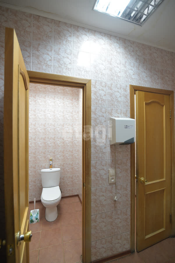 Продажа коммерческой недвижимости, 250м <sup>2</sup>, Южно-Сахалинск, Сахалинская область,  Южно-Сахалинск