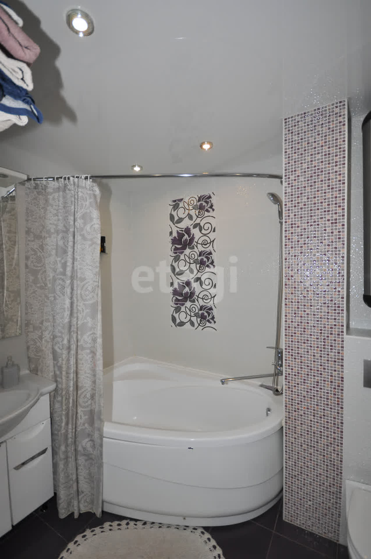 Продажа 4-комнатной квартиры, Южно-Сахалинск, Сахалинская область,  Южно-Сахалинск