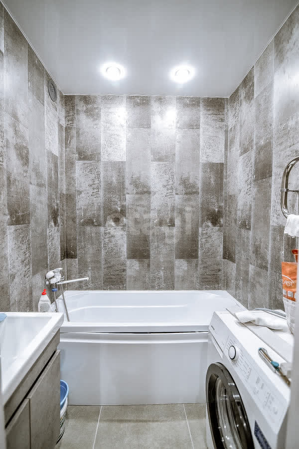 Продажа 2-комнатной квартиры, Южно-Сахалинск, Сахалинская область,  Южно-Сахалинск