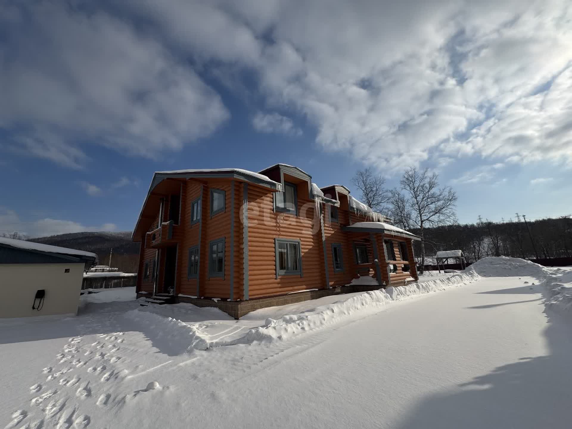 Аренда дома, 400м <sup>2</sup>, Южно-Сахалинск, Сахалинская область,  