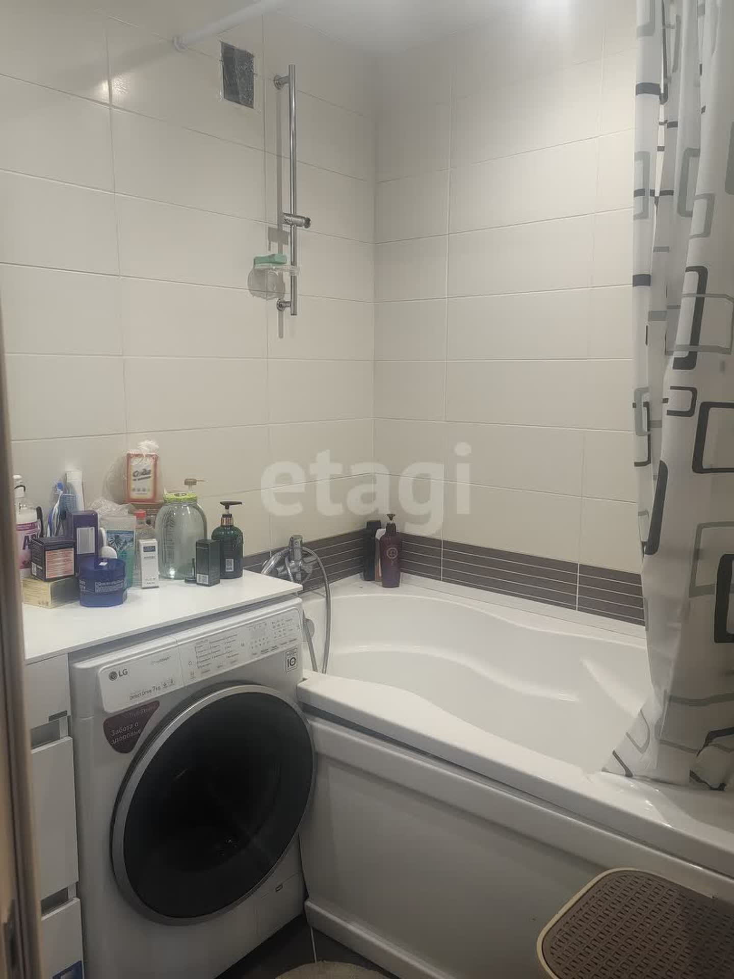 Продажа 4-комнатной квартиры, Южно-Сахалинск, Сахалинская область,  Южно-Сахалинск