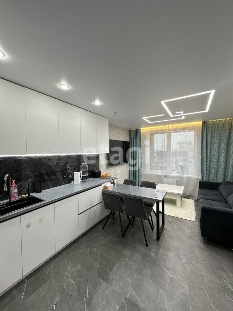 Продажа 3-комнатной квартиры, Южно-Сахалинск, Сахалинская область,  Южно-Сахалинск