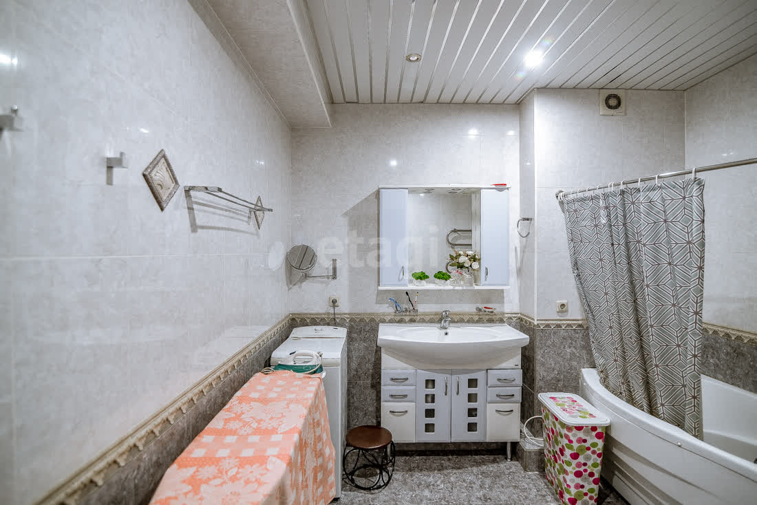 Продажа 4-комнатной квартиры, Южно-Сахалинск, Сахалинская область,  Южно-Сахалинск