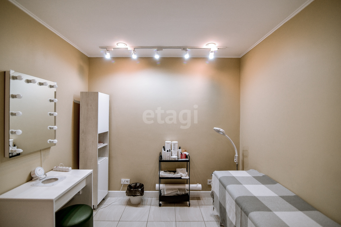 Продажа коммерческой недвижимости, 118м <sup>2</sup>, Южно-Сахалинск, Сахалинская область,  Южно-Сахалинск