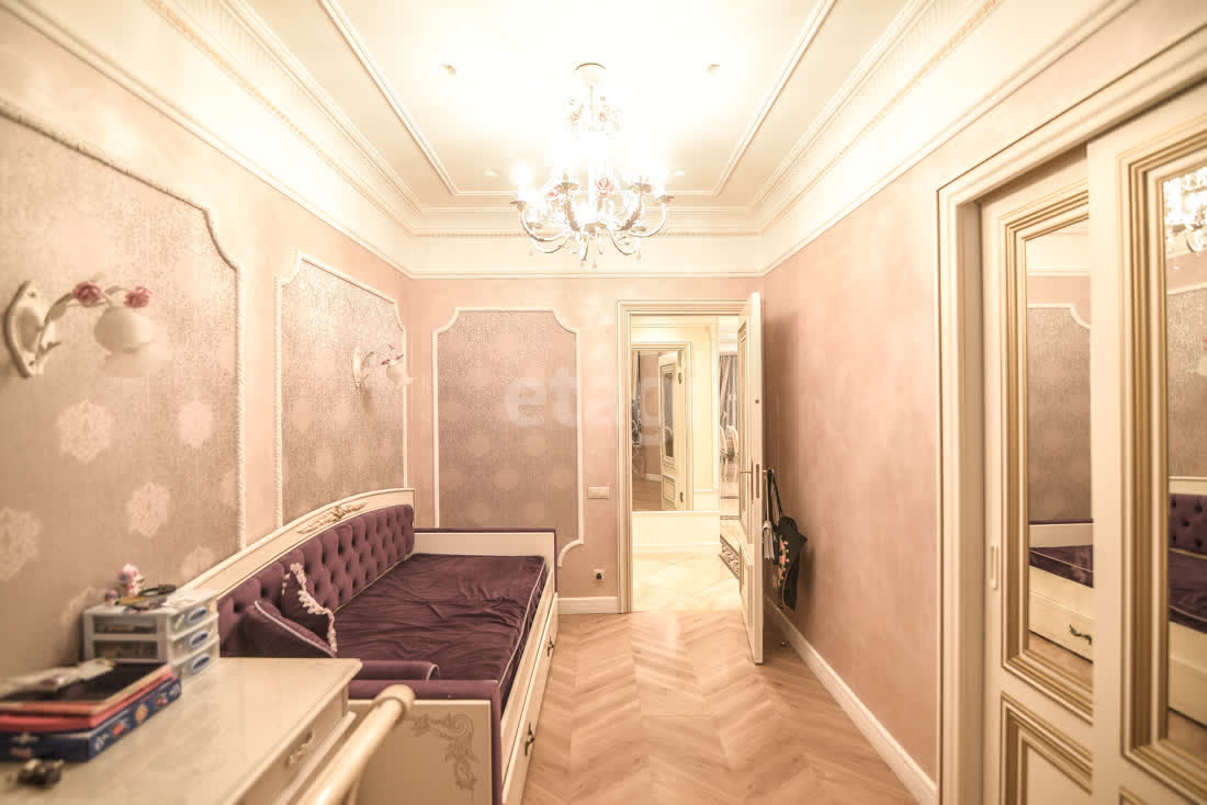 Продажа 4-комнатной квартиры, Южно-Сахалинск, Сахалинская область,  Южно-Сахалинск