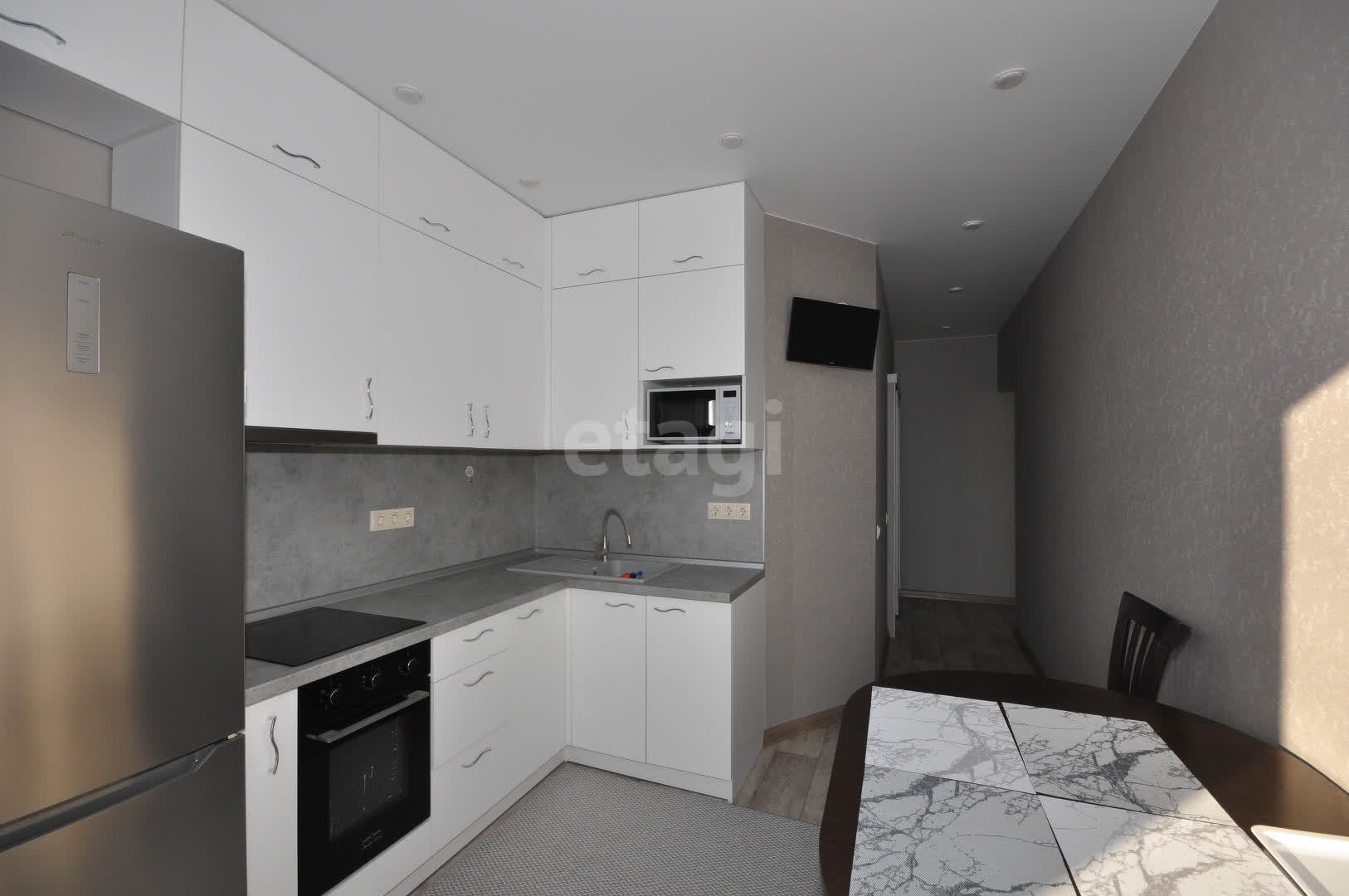 Продажа 2-комнатной квартиры, Южно-Сахалинск, Сахалинская область,  Южно-Сахалинск