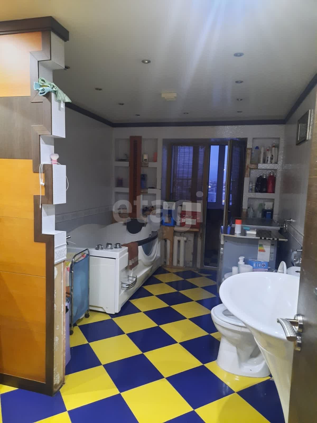 Продажа 3-комнатной квартиры, Южно-Сахалинск, Сахалинская область,  Южно-Сахалинск