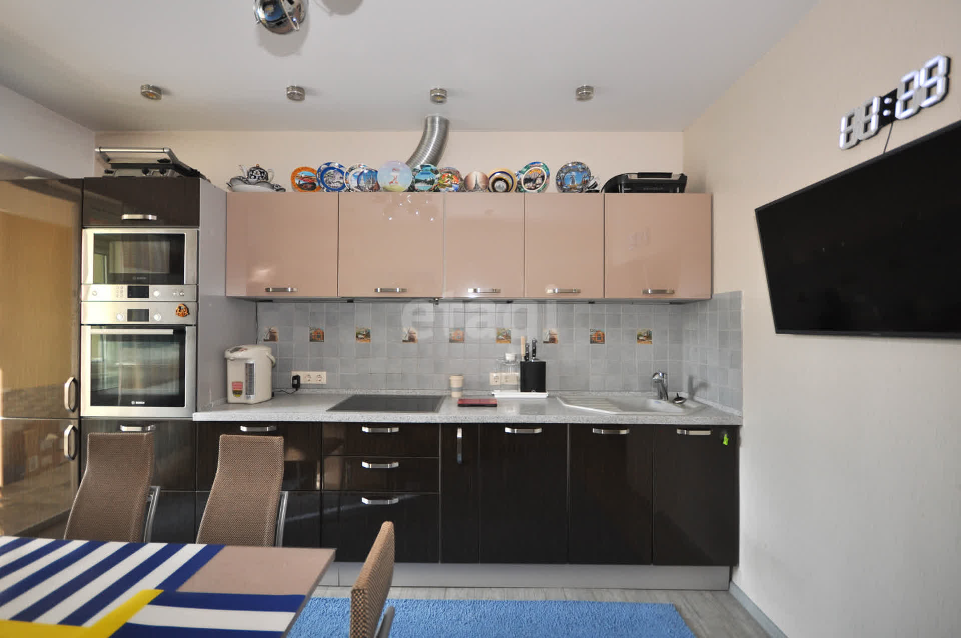 Продажа 2-комнатной квартиры, Южно-Сахалинск, Сахалинская область,  Южно-Сахалинск