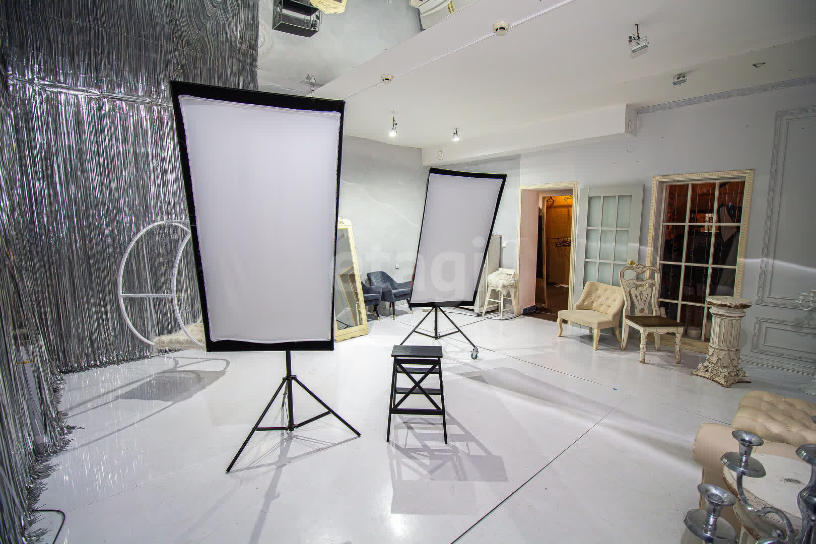 Продажа коммерческой недвижимости, 122м <sup>2</sup>, Новый Уренгой, Ямало-Ненецкий АО,  Новый Уренгой