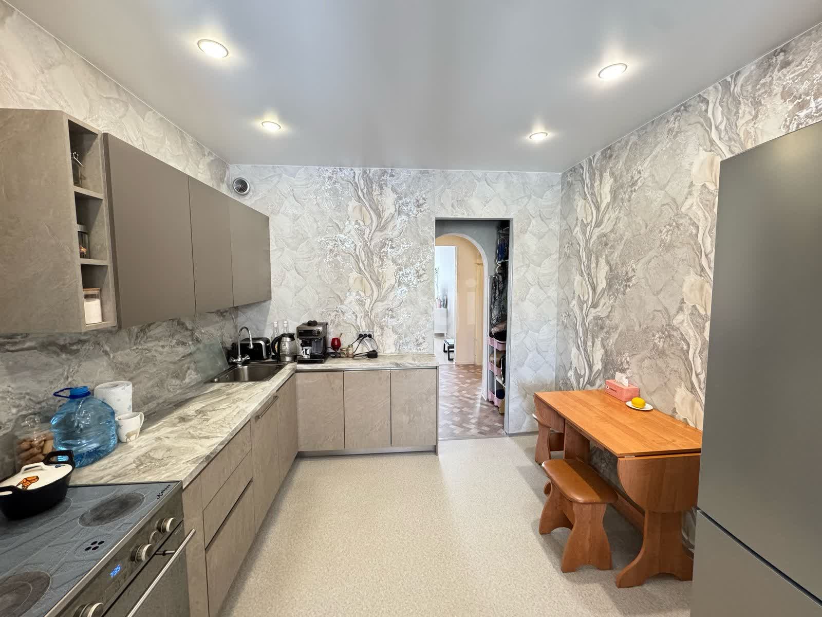 Продажа 3-комнатной квартиры, Южно-Сахалинск, Сахалинская область,  Южно-Сахалинск