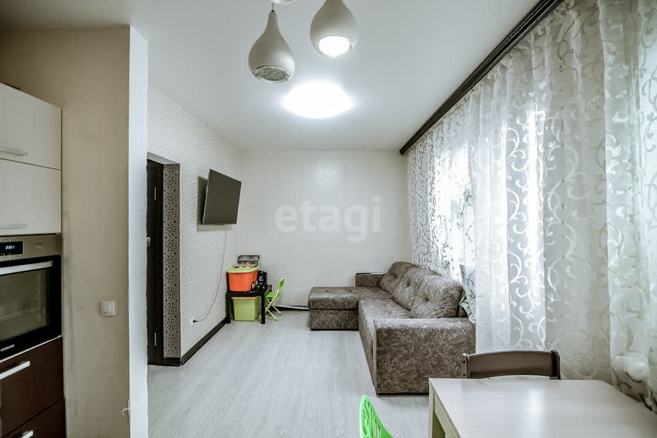 Продажа 4-комнатной квартиры, Южно-Сахалинск, Сахалинская область,  Южно-Сахалинск