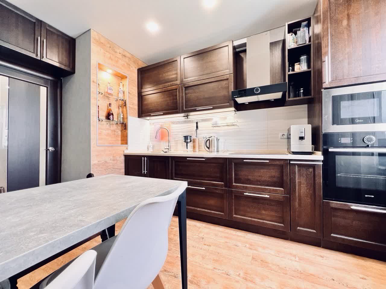 Продажа 3-комнатной квартиры, Южно-Сахалинск, Сахалинская область,  Южно-Сахалинск