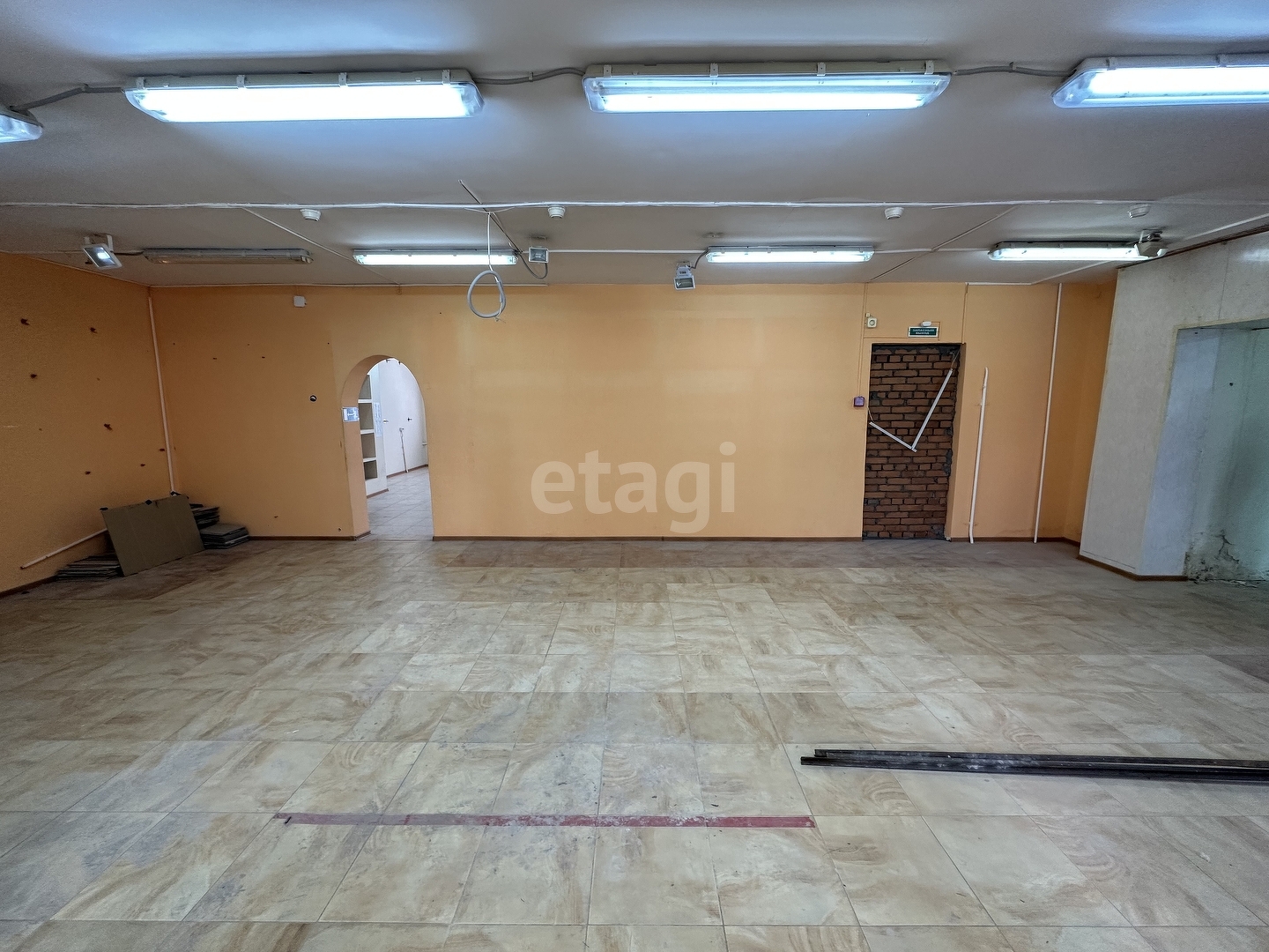 Аренда коммерческой недвижимости, 160м <sup>2</sup>, Новый Уренгой, Ямало-Ненецкий АО,  Новый Уренгой