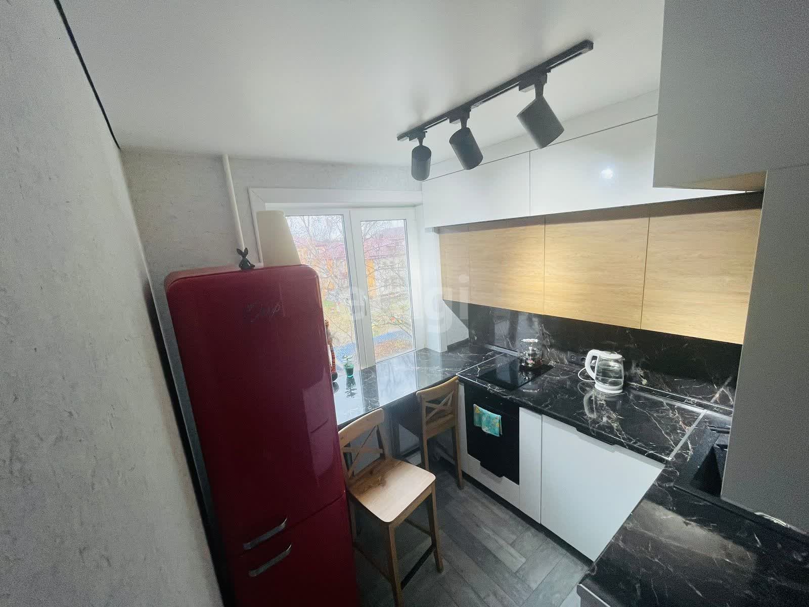 Продажа 2-комнатной квартиры, Южно-Сахалинск, Сахалинская область,  Южно-Сахалинск