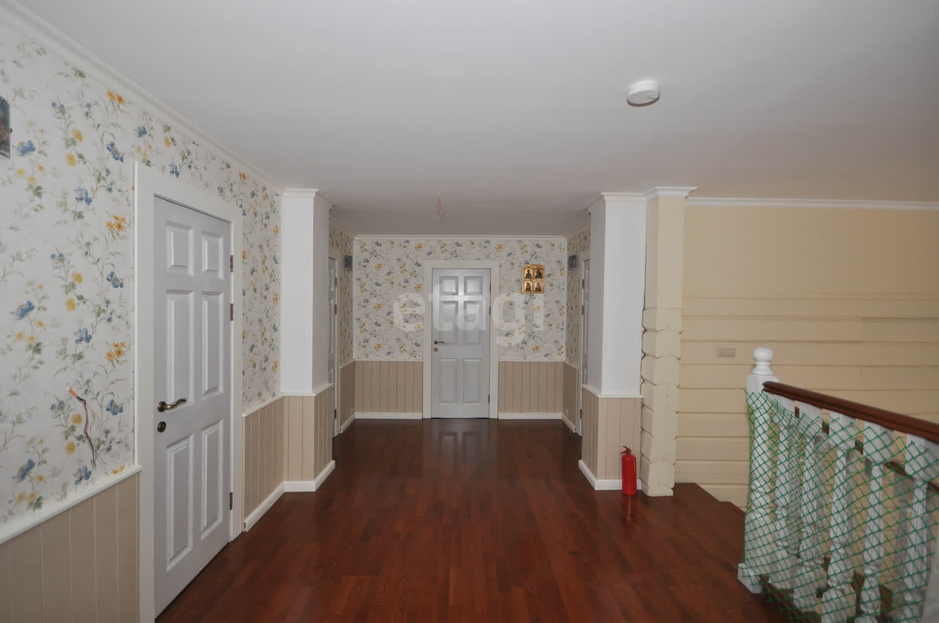 Аренда дома, 400м <sup>2</sup>, Южно-Сахалинск, Сахалинская область,  