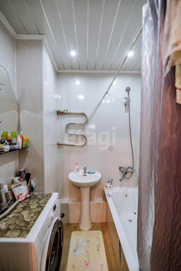 Продажа 2-комнатной квартиры, Южно-Сахалинск, Сахалинская область,  Южно-Сахалинск