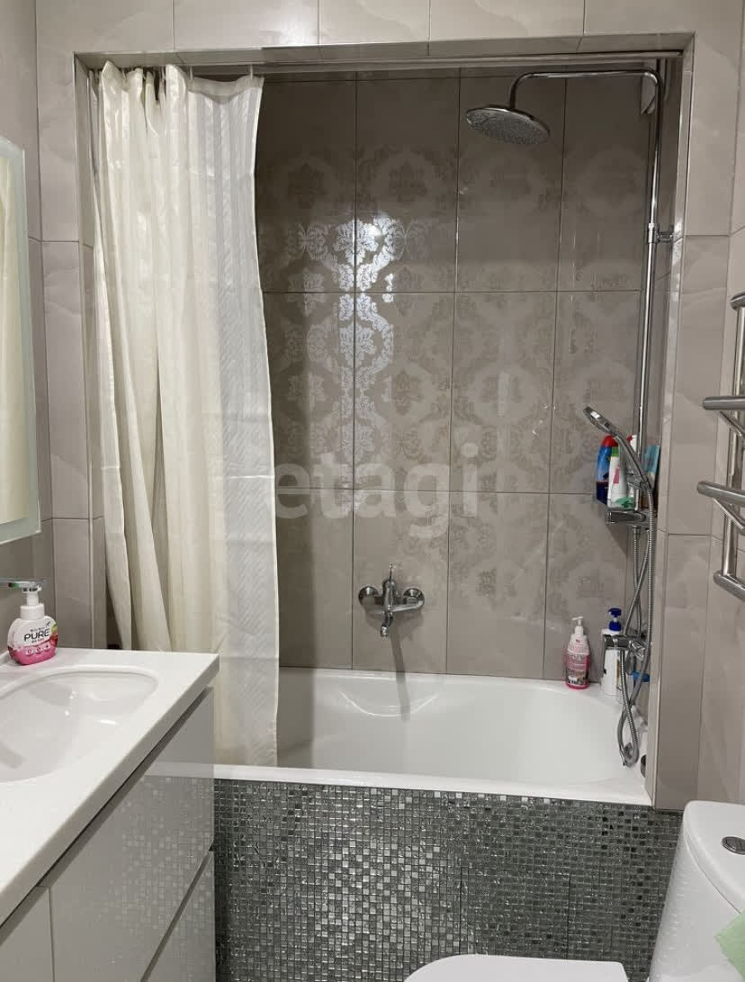 Продажа 4-комнатной квартиры, Южно-Сахалинск, Сахалинская область,  Южно-Сахалинск