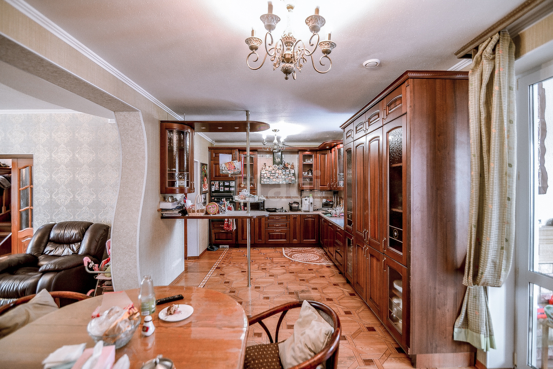 Продажа дома, 300м <sup>2</sup>, 10 сот., Южно-Сахалинск, Сахалинская область,  